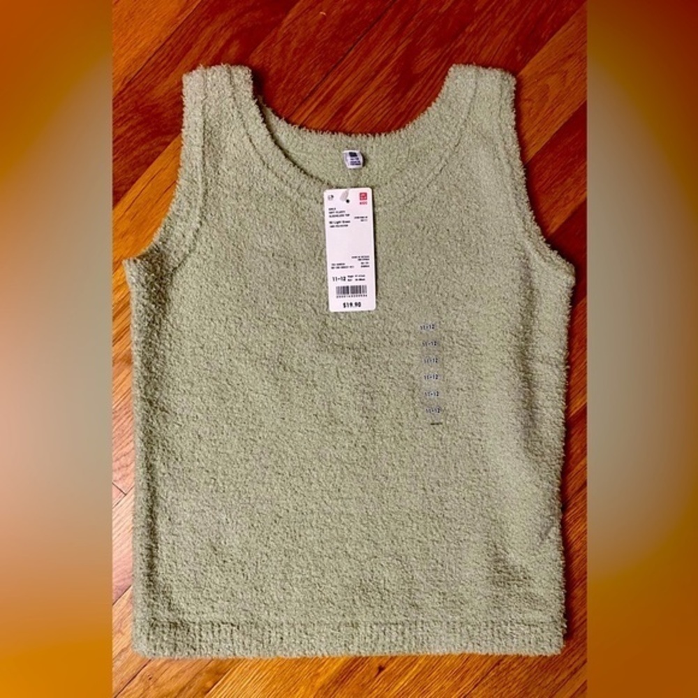 Uniqlo BNWT Soft Fluffy Tank Top Girls Size 11-12 Light Green (sage)